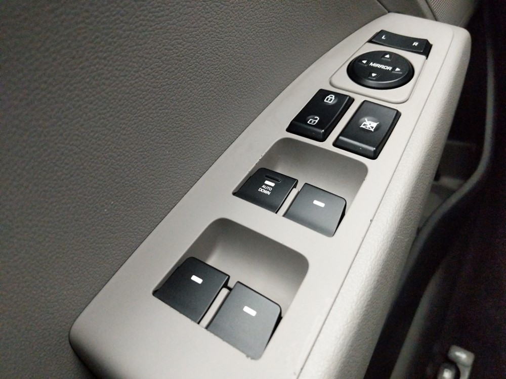 2017 Hyundai Elantra - Driver Power Windows/Lock Control