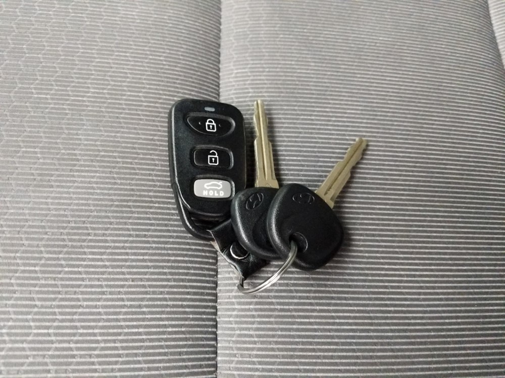 2017 Hyundai Elantra - Keys