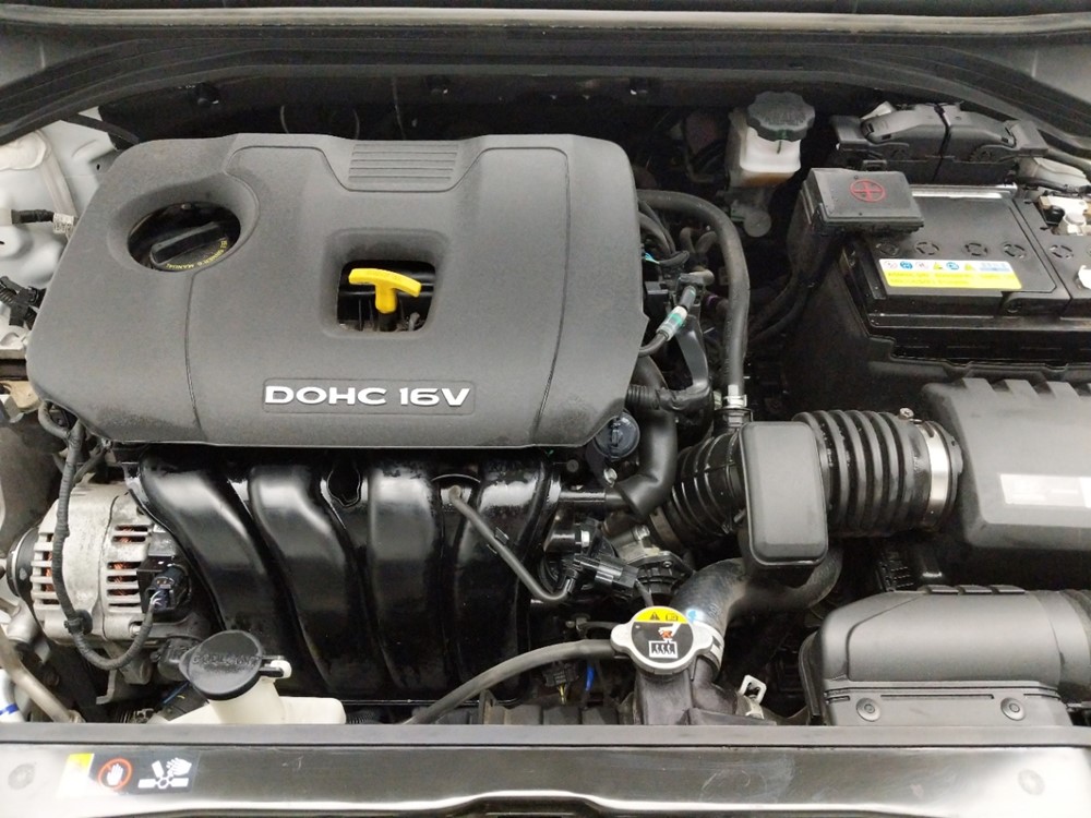 2017 Hyundai Elantra - Engine