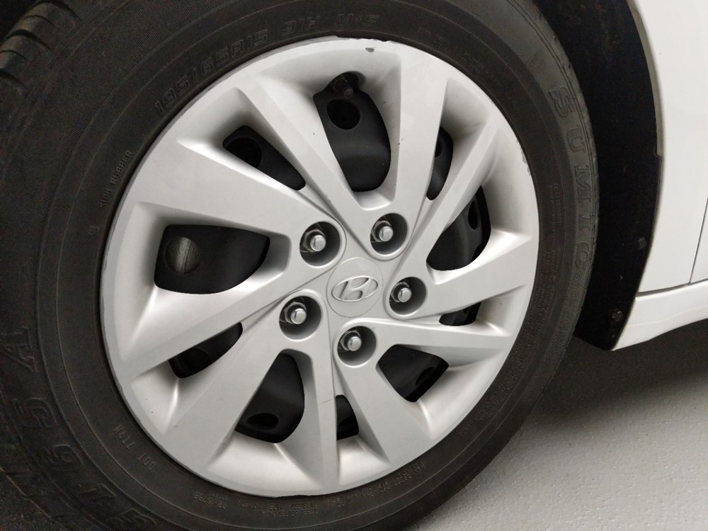 2017 Hyundai Elantra - Wheel