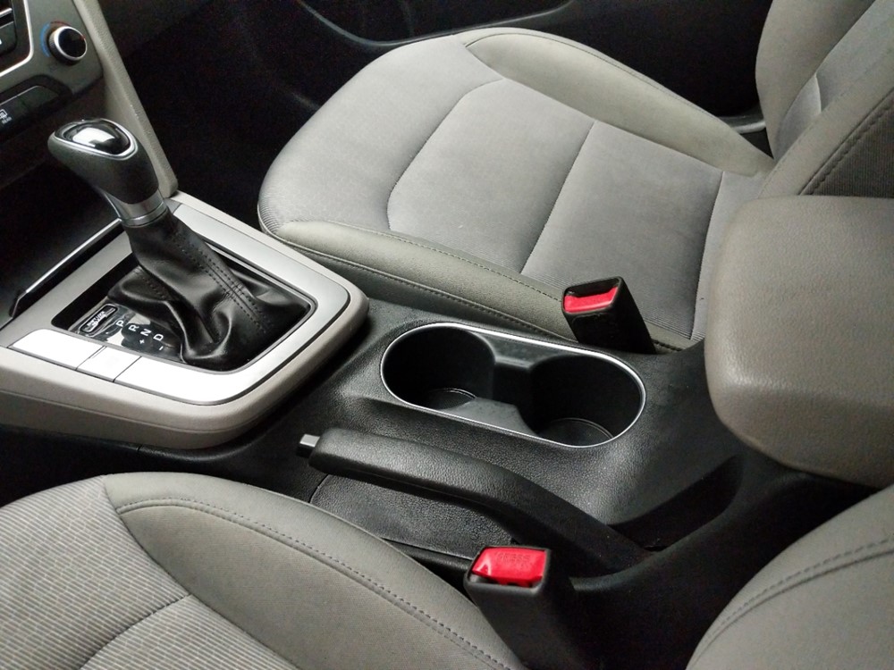 2017 Hyundai Elantra - Center Console/Cup Holders