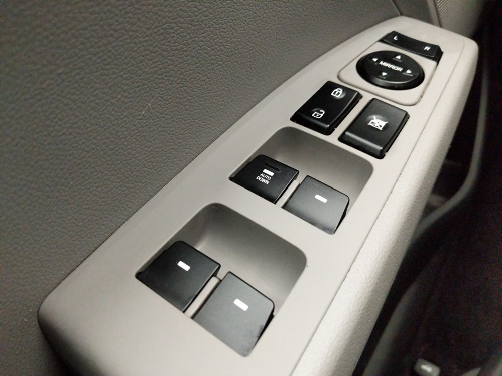 2017 Hyundai Elantra - Driver Power Windows/Lock Control