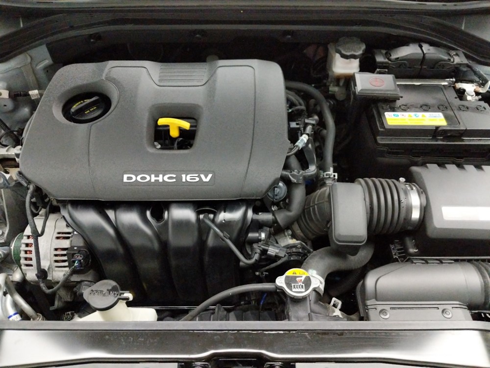 2017 Hyundai Elantra - Engine