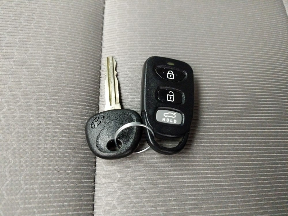 2017 Hyundai Elantra - Keys