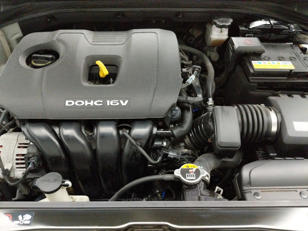 2017 Hyundai Elantra - Engine