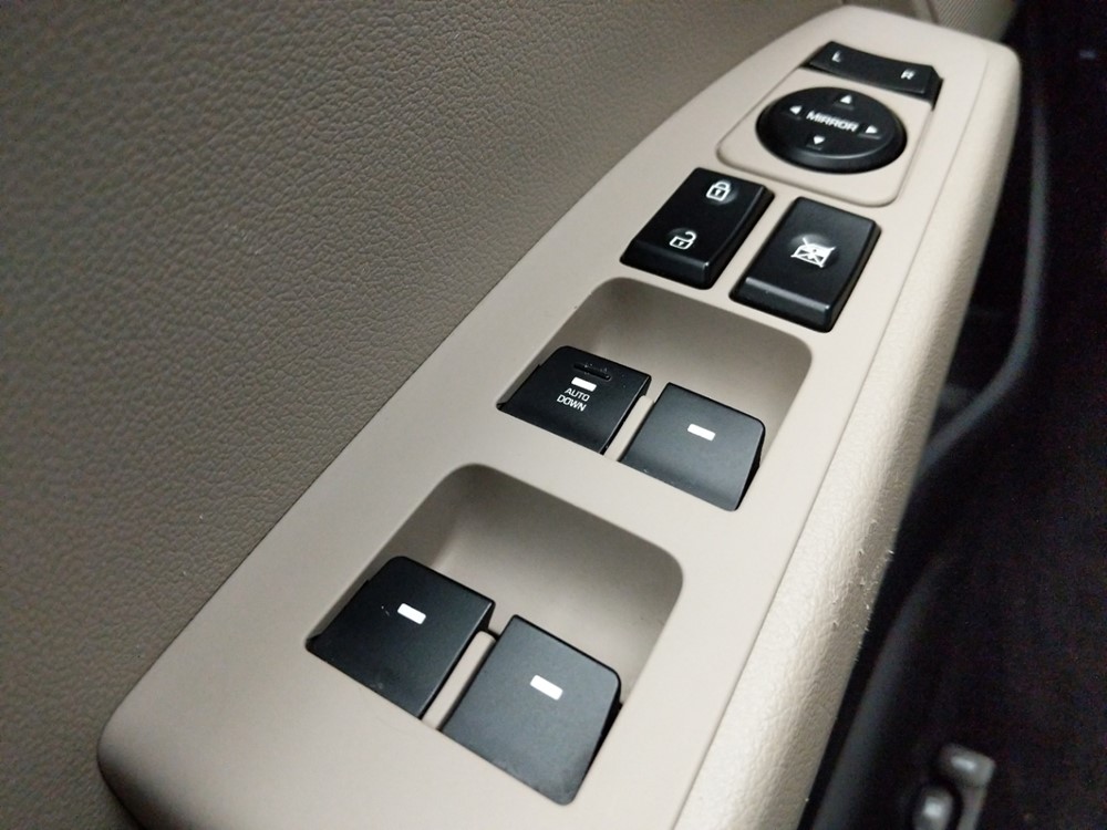 2017 Hyundai Elantra - Driver Power Windows/Lock Control