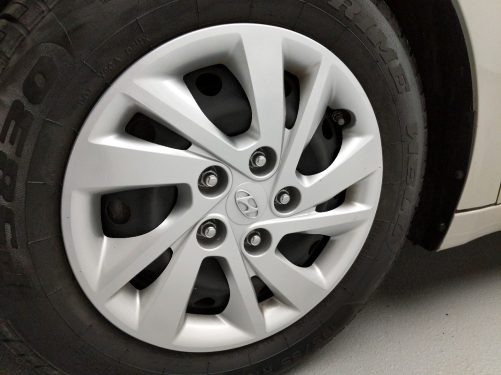 2017 Hyundai Elantra - Wheel