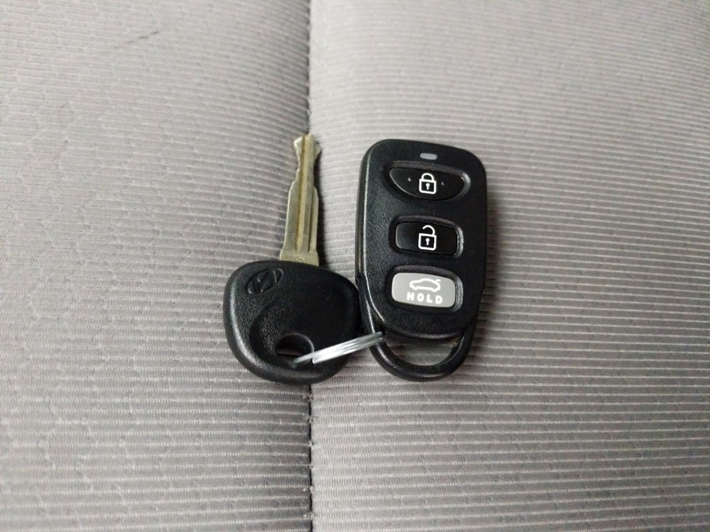 2017 Hyundai Elantra - Keys