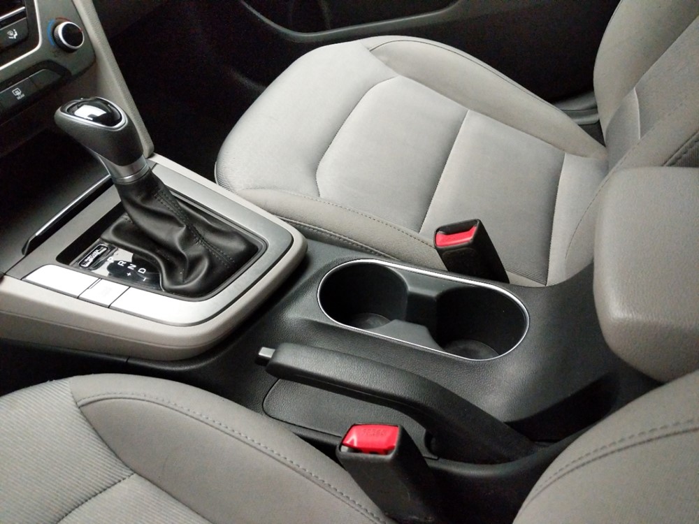 2017 Hyundai Elantra - Center Console/Cup Holders