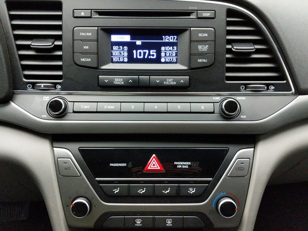 2017 Hyundai Elantra - Stereo Package