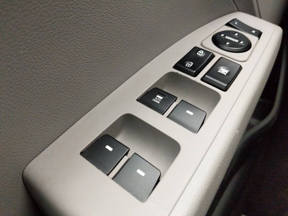 2017 Hyundai Elantra - Driver Power Windows/Lock Control