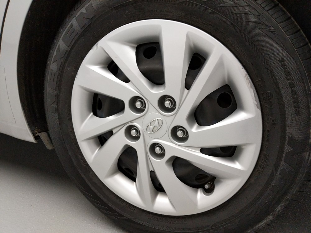 2017 Hyundai Elantra - Wheel