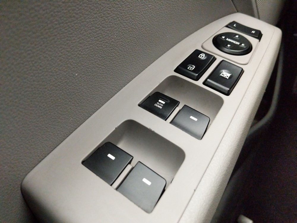 2017 Hyundai Elantra - Driver Power Windows/Lock Control