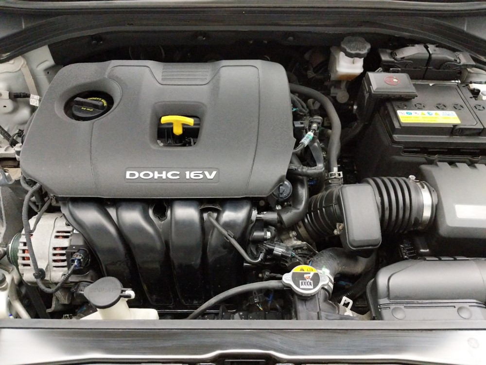 2017 Hyundai Elantra - Engine