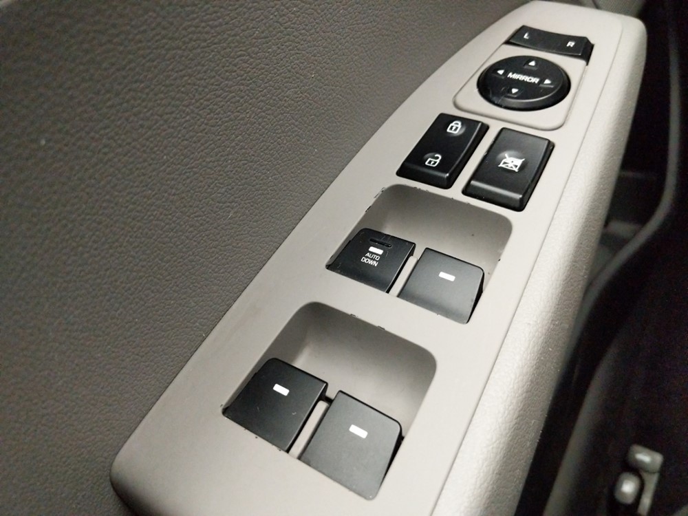 2017 Hyundai Elantra - Driver Power Windows/Lock Control