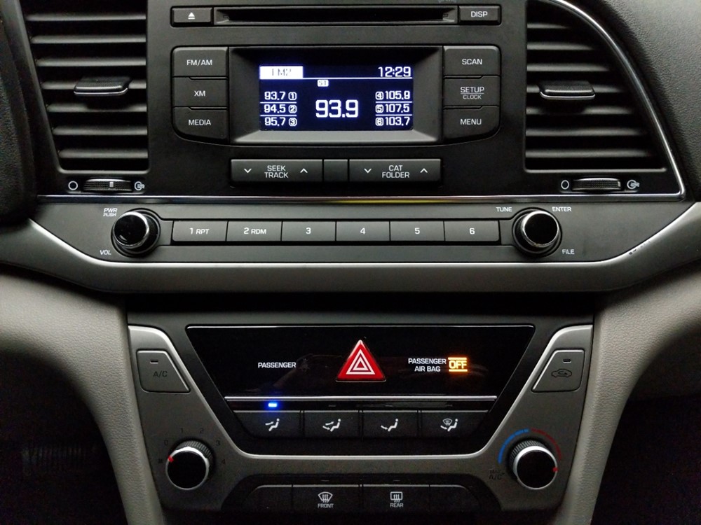 2017 Hyundai Elantra - Stereo Package