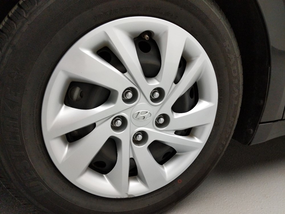 2017 Hyundai Elantra - Wheel
