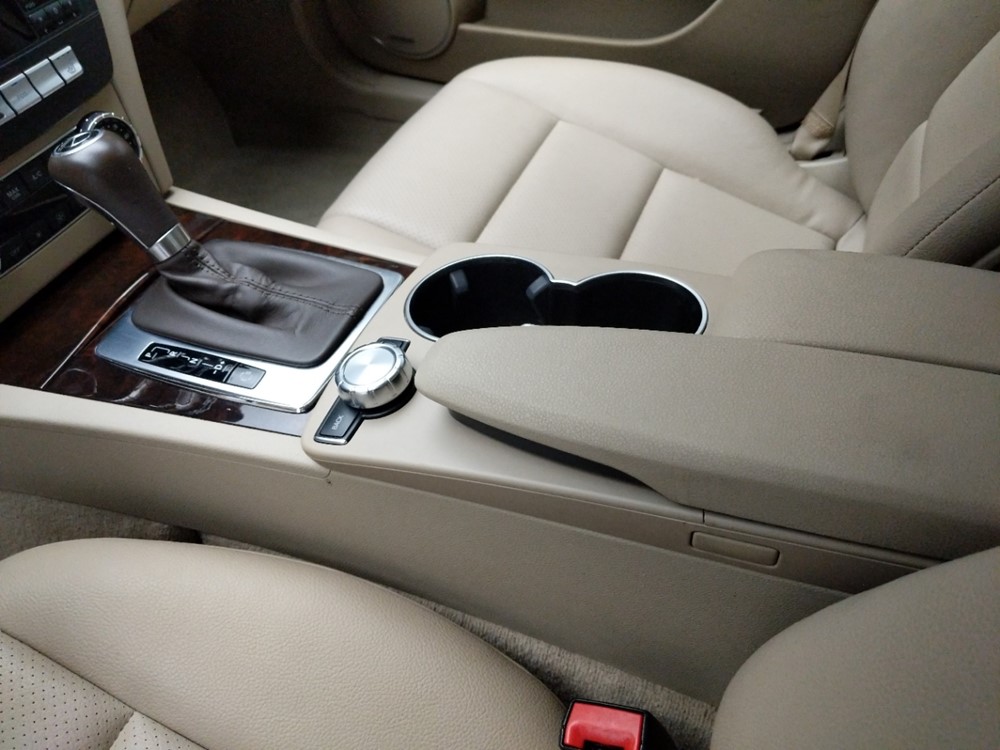 2014 Mercedes-Benz C300 - Center Console/Cup Holders