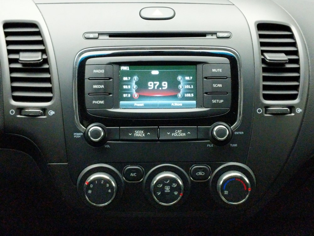 2017 Kia Forte - Stereo Package