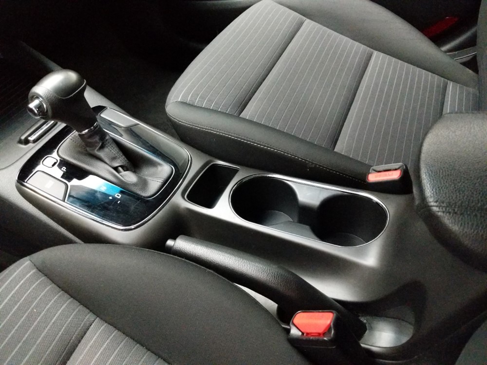 2017 Kia Forte - Center Console/Cup Holders