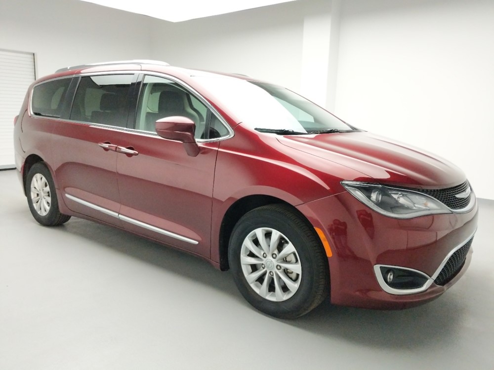 2018 Chrysler Pacifica - Passenger Front Side