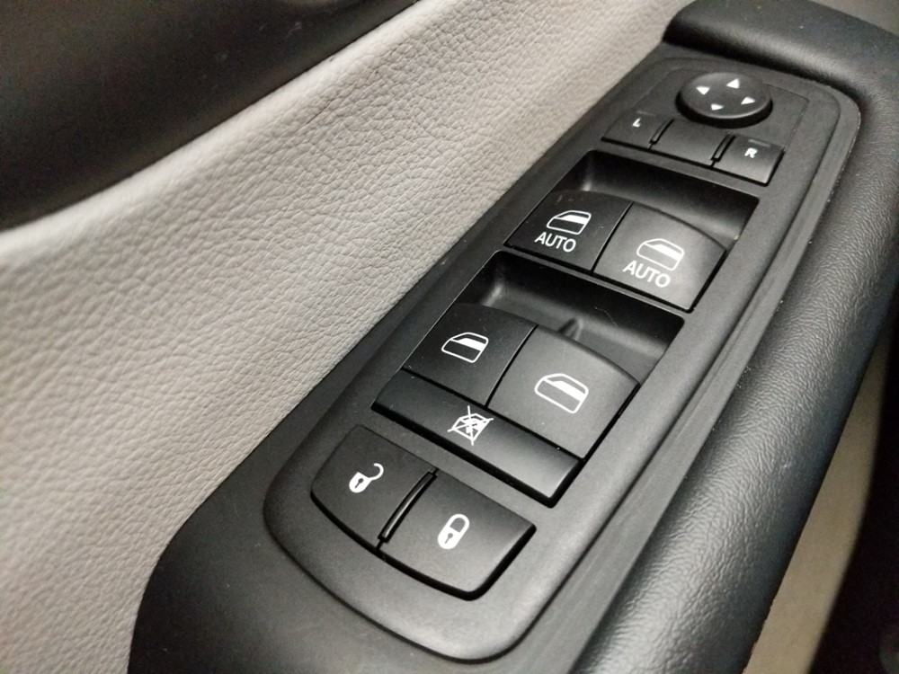 2018 Chrysler Pacifica - Driver Power Windows/Lock Control