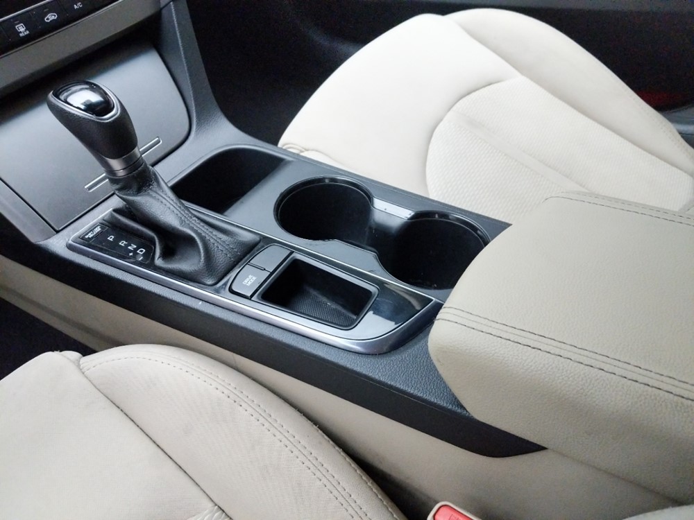 2016 Hyundai Sonata - Center Console/Cup Holders