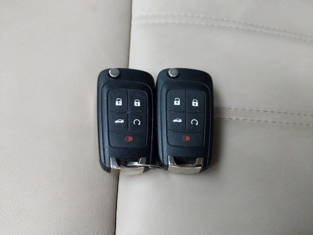 2016 Buick Regal - Keys