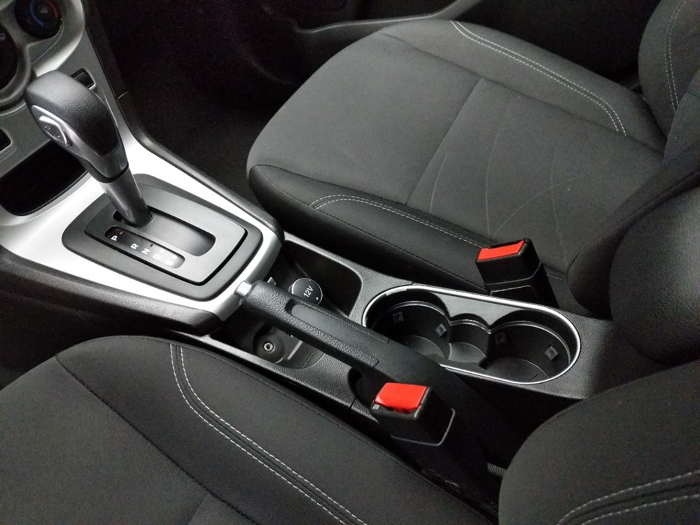 2017 Ford Fiesta - Center Console/Cup Holders