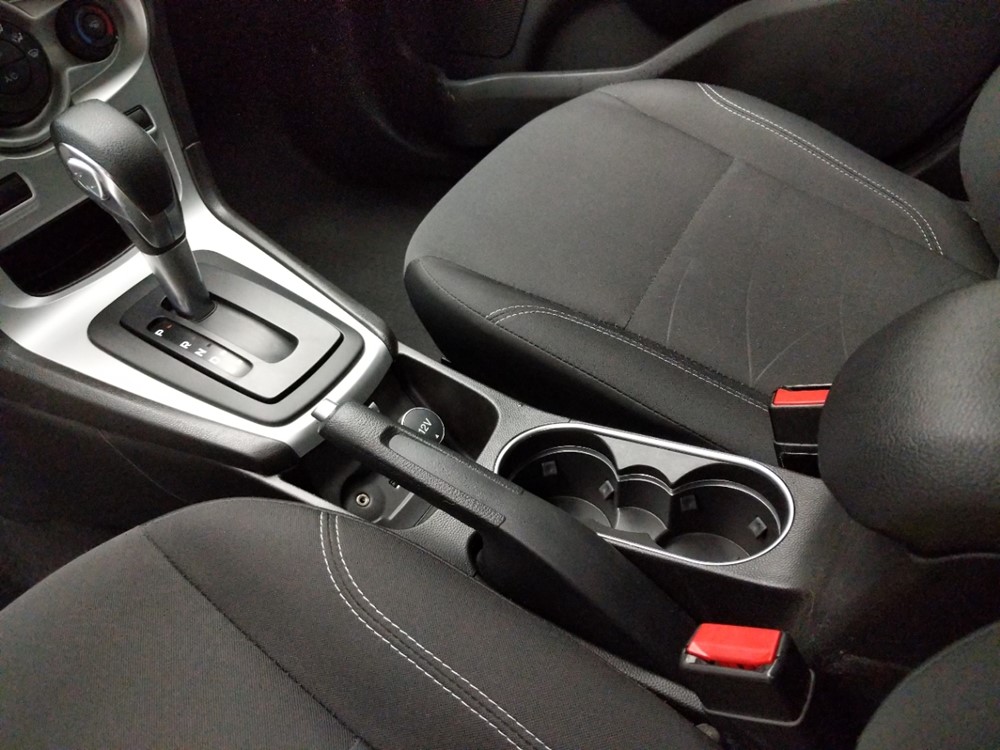 2017 Ford Fiesta - Center Console/Cup Holders