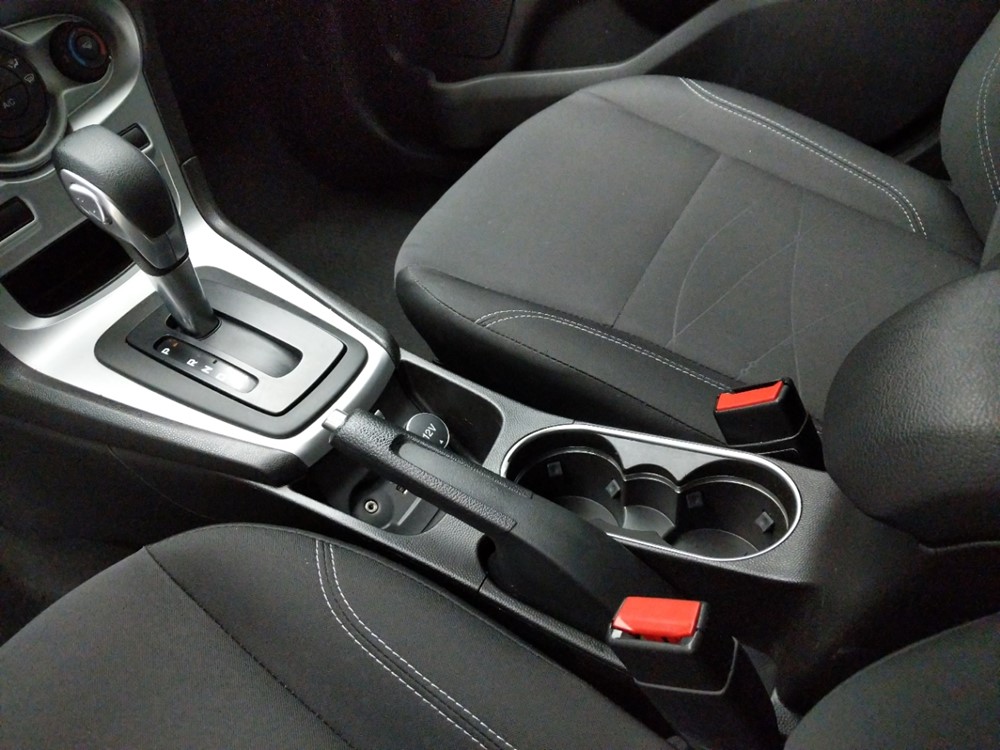 2017 Ford Fiesta - Center Console/Cup Holders