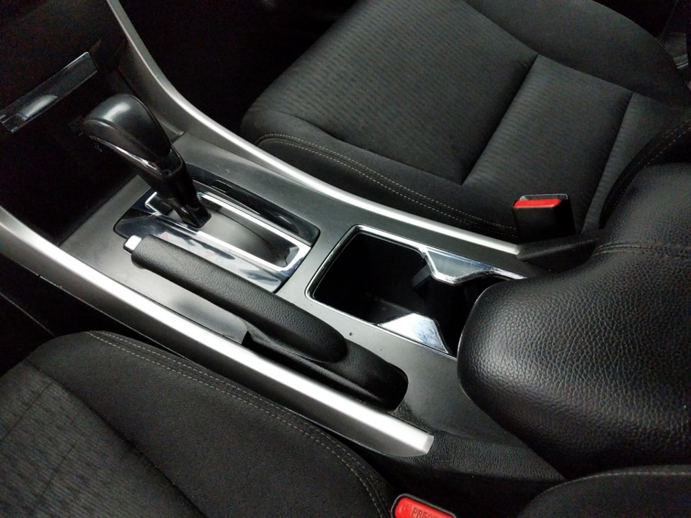 2014 Honda Accord - Center Console/Cup Holders