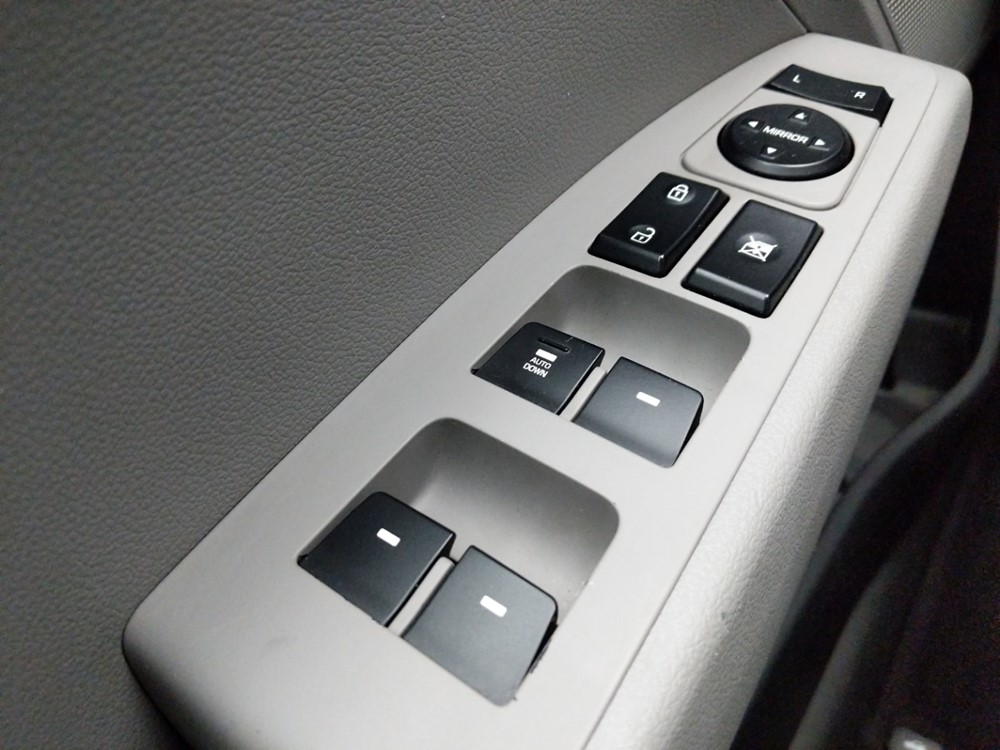 2017 Hyundai Elantra - Driver Power Windows/Lock Control