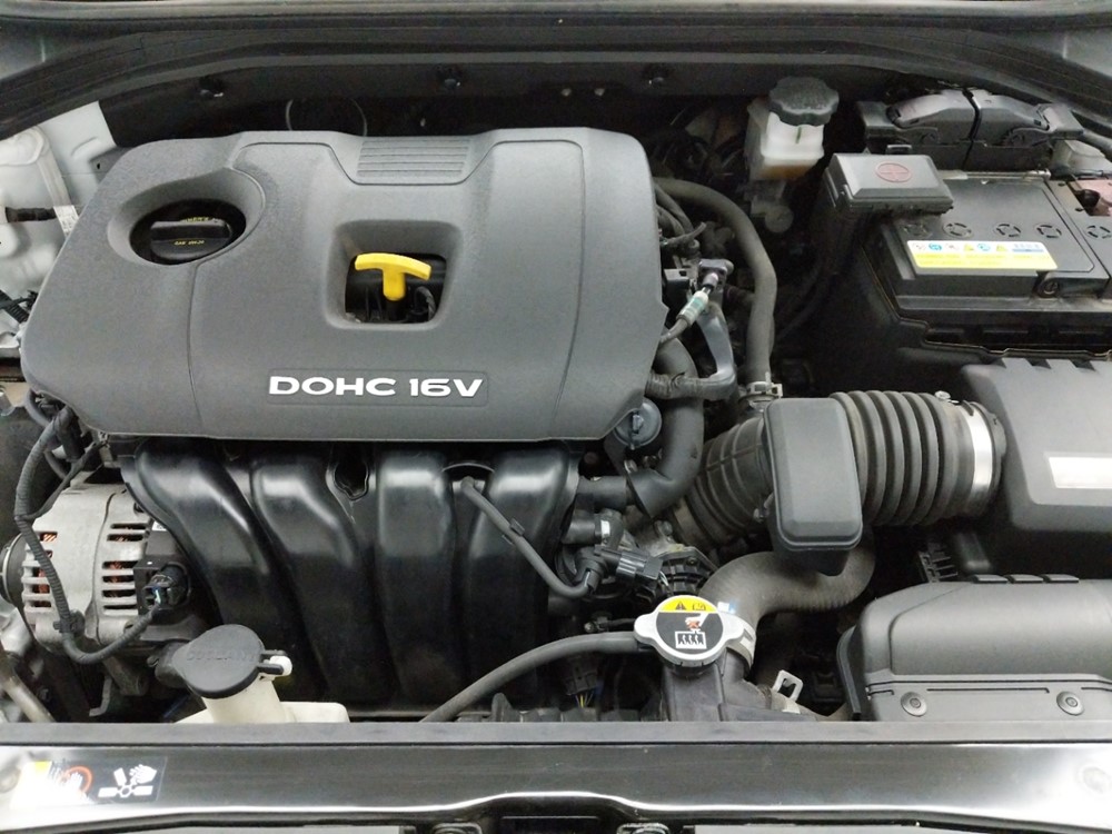 2017 Hyundai Elantra - Engine