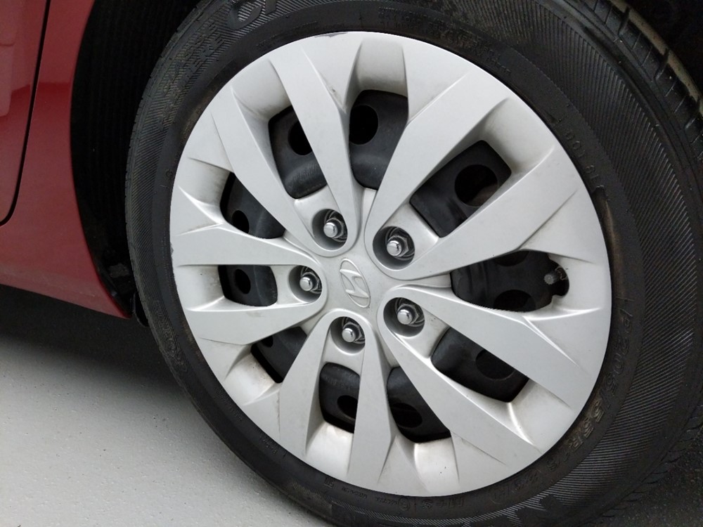 2017 Hyundai Elantra - Wheel