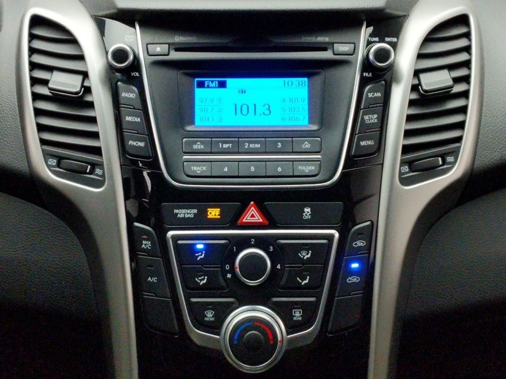 2017 Hyundai Elantra - Stereo Package