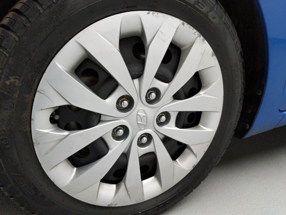 2017 Hyundai Elantra - Wheel
