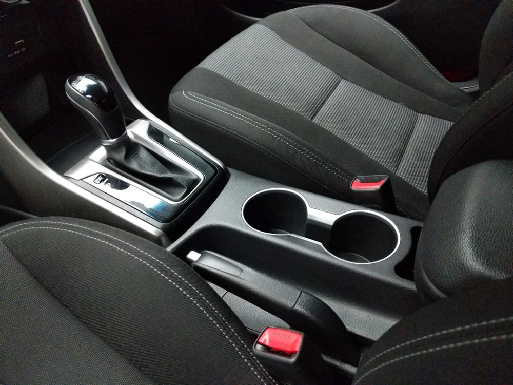 2017 Hyundai Elantra - Center Console/Cup Holders