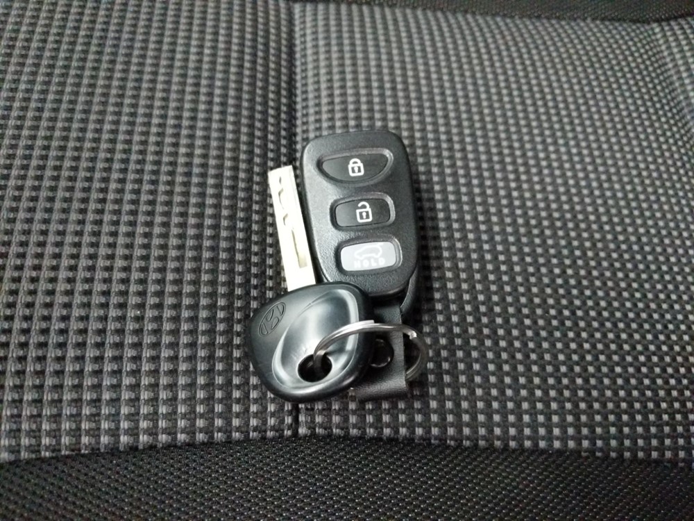 2017 Hyundai Elantra - Keys