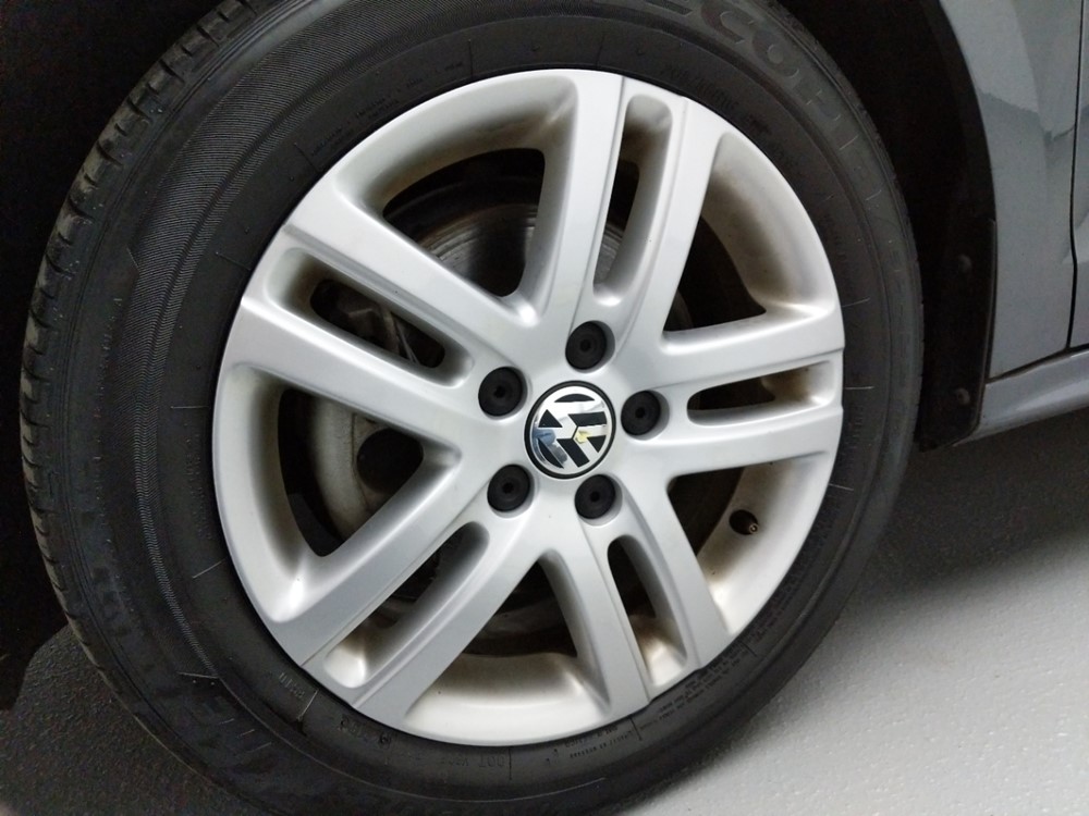 2017 Volkswagen Jetta - Wheel