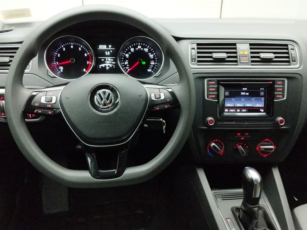 2017 Volkswagen Jetta - Driver Dash