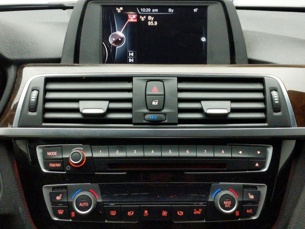 2016 BMW 320i - Stereo Package