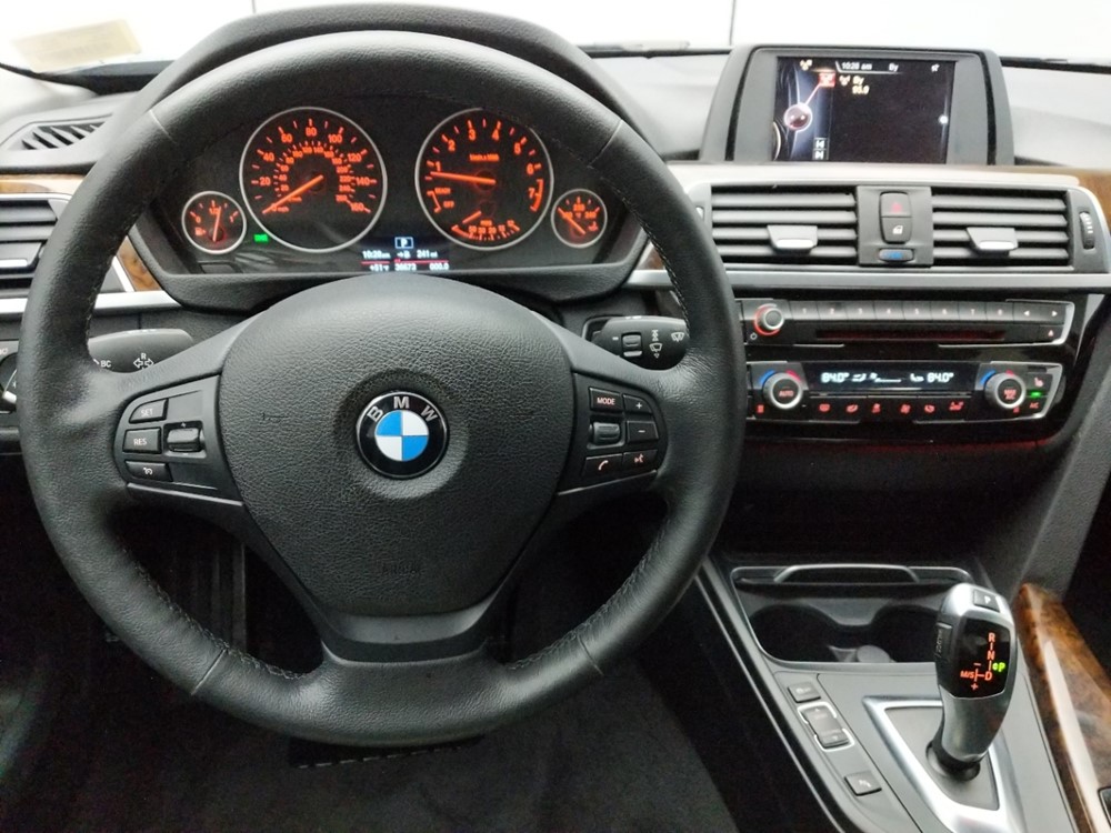 2016 BMW 320i - Driver Dash