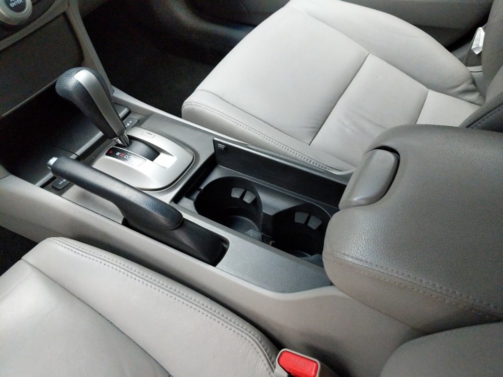 2011 Honda Accord - Center Console/Cup Holders