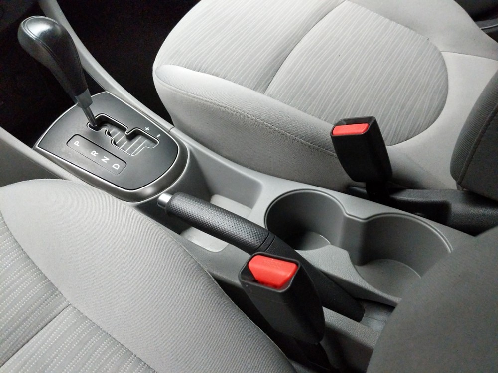 2016 Hyundai Accent - Center Console/Cup Holders