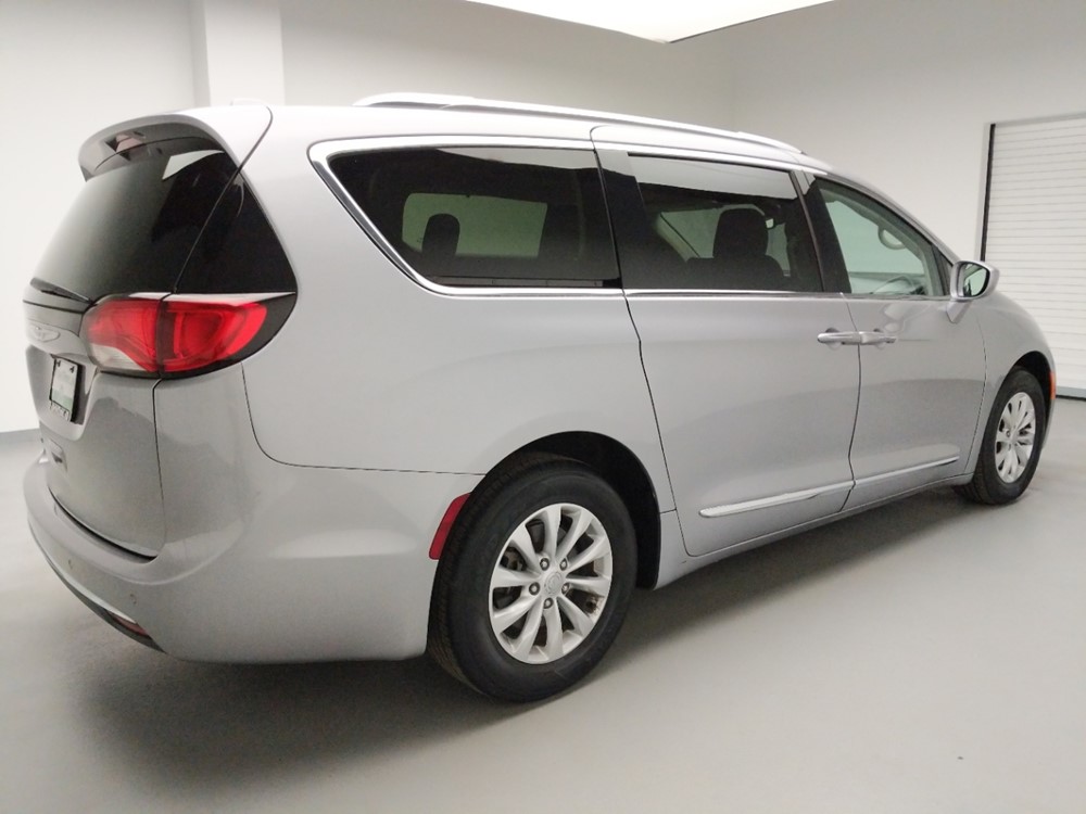 2018 Chrysler Pacifica - Passenger Rear Side