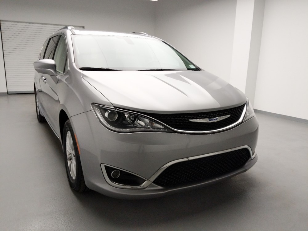 2018 Chrysler Pacifica - Passenger Front Hood