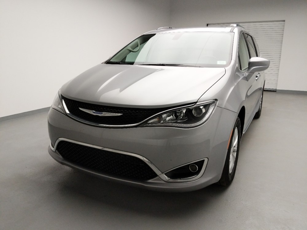 2018 Chrysler Pacifica - Driver Front Hood