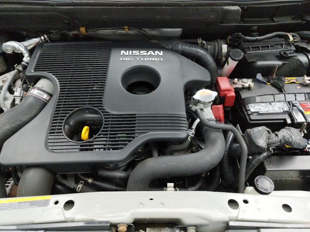 2012 Nissan JUKE - Engine