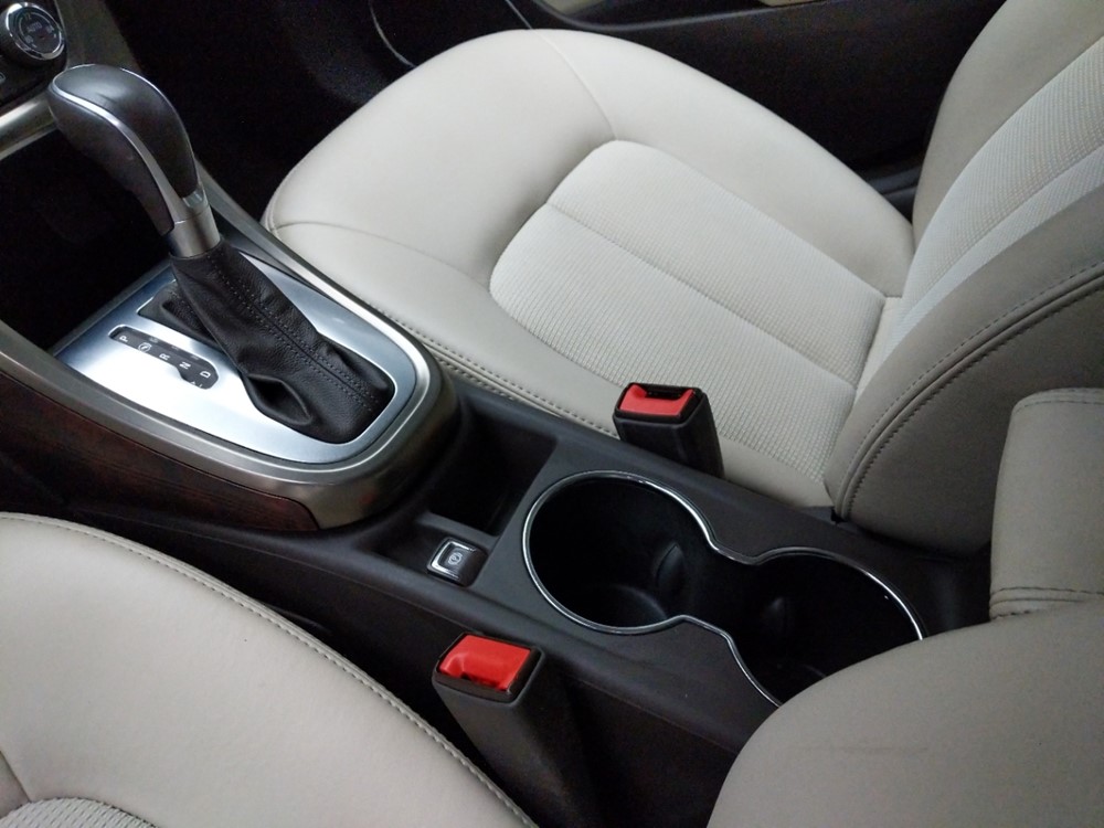 2016 Buick Verano - Center Console/Cup Holders